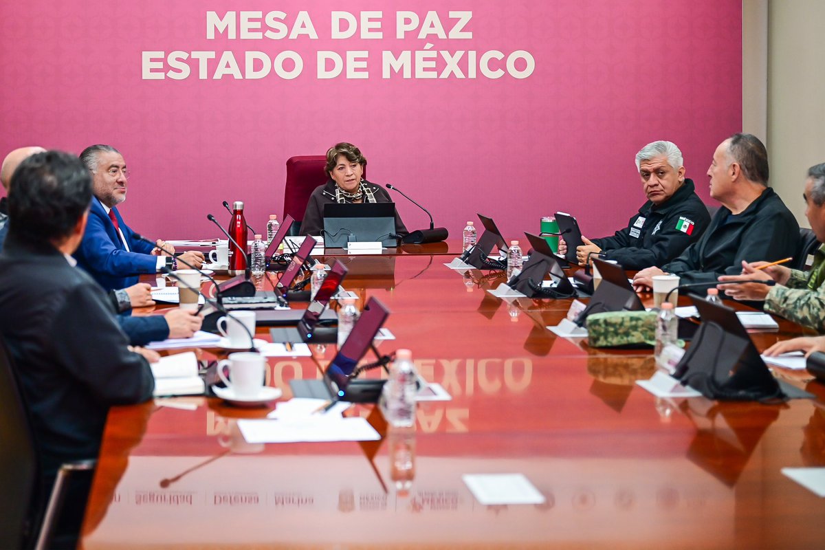 horacioduarteo's tweet photo. ¡Acabar con la extorsión, es responsabilidad de todas y todos! 

Desde la Mesa de Paz, dirigida por la Gobernadora @delfinagomeza, invitamos a la población mexiquense a denunciar cualquier intento de extorsión al 089. 📞

Gracias a la denuncia ciudadana y a las acciones de la Policía Cibernética de la @SS_Edomex, del 2 al 8 de julio se evitó el pago de más de 5MDP por intento de extorsión.
Con los tres órdenes de gobierno y las fuerzas armadas, damos cumplimiento a la Estrategia Nacional contra la Extorsión. 
#EdoMexVSLaExtorsión