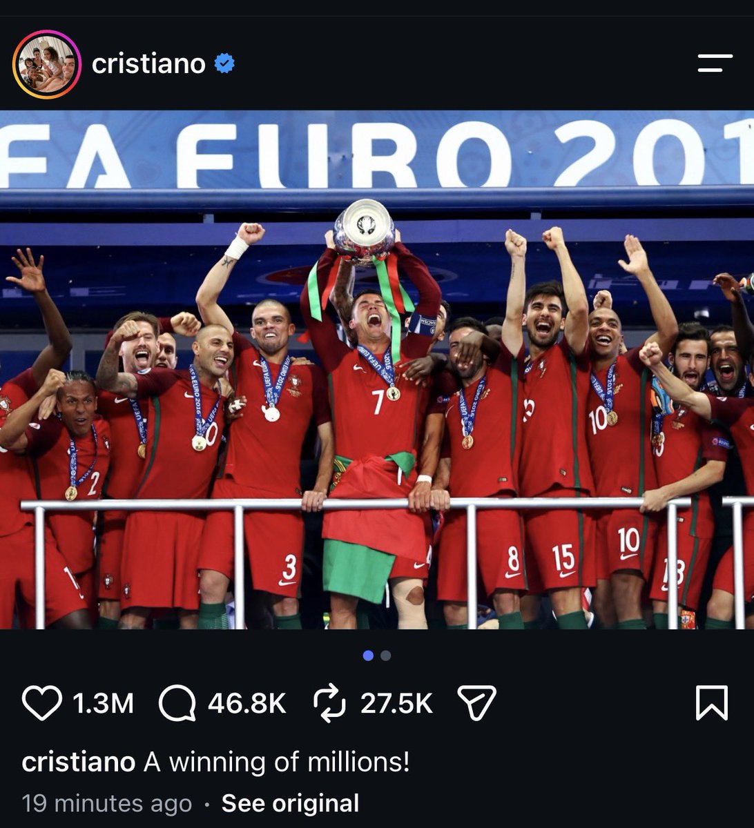 momentmemori's tweet photo. Ronaldo shares a 10-year-old memory. 19 minutes ago and 1.3 million likes. https://t.co/g4CiS8qO0O
