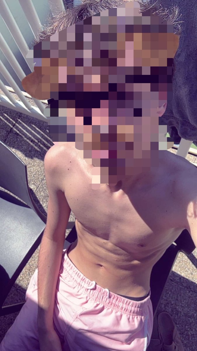 loiiicc_'s tweet photo. La chaleur me tue je crois 🥵
#gay #mlm https://t.co/4ksF7D5Kmi