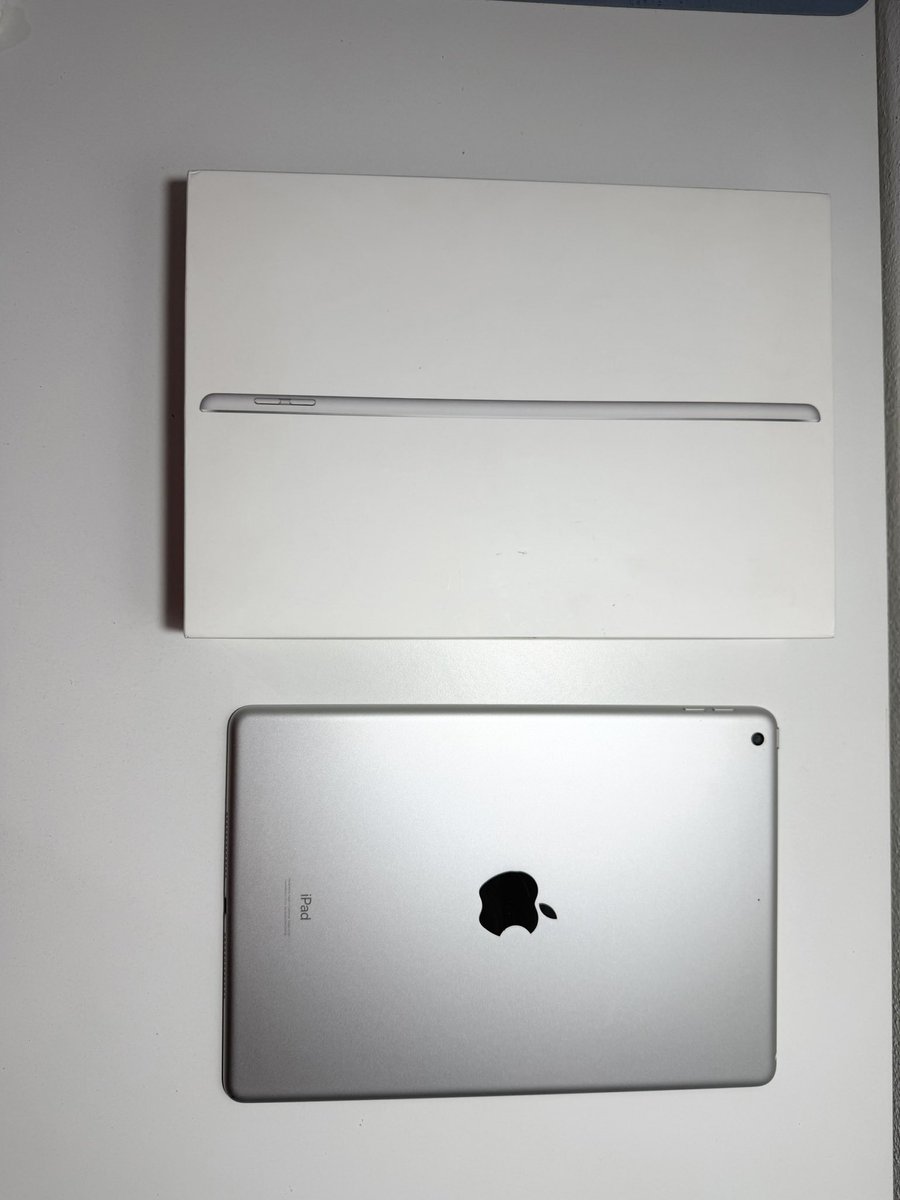 luyuri_'s tweet photo. iPad 7.ª Generación 128 GB – Blanco

Vendo iPad de 7.ª generación, color blanco, de 128 GB, en excelentes condiciones de funcionamiento y estética.

✔️ Caja original completa
✔️ Cargador
✔️ Pantalla en excelente estado
✔️ Impecable, listo para usar https://t.co/tWg8GtV8it