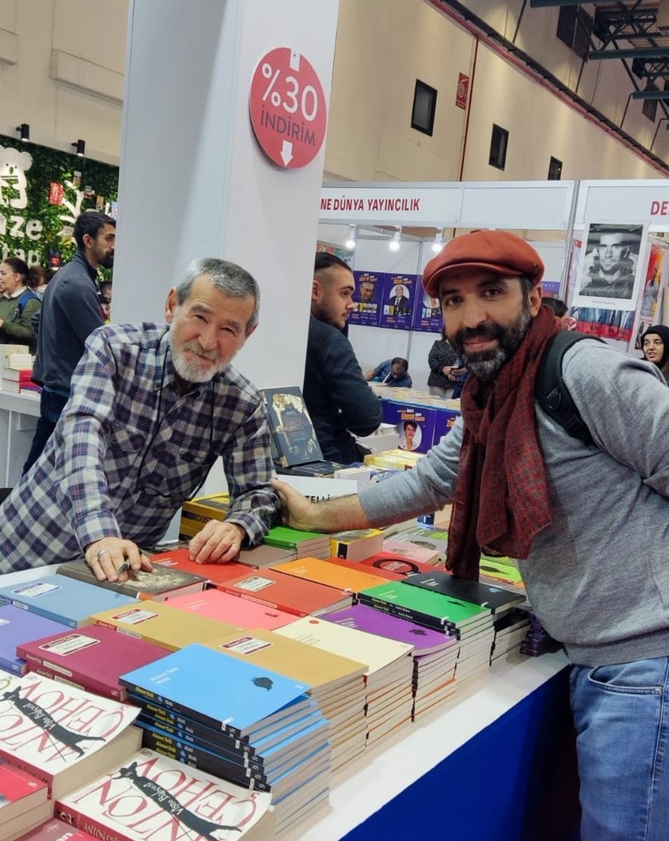 aliismailbarasi's tweet photo. İlk lisede tanışmıştım onun şiirleriyle. Bir iki şiiri hala ezberimdedir. O hep ezilenin, hor görülenin yanında oldu. Öldü evet ama onun dizeleri hep yaşayacak ve direnenlerin dilinden hiç düşmeyecektir. #AhmetTelli https://t.co/NrzHHecLnr