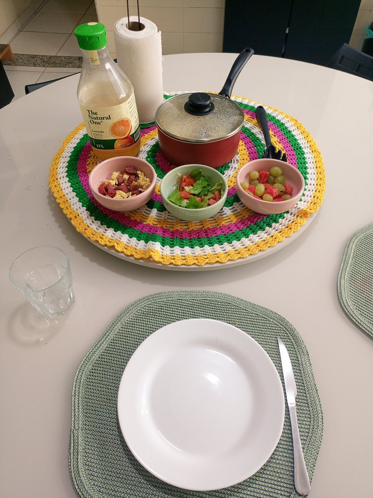 witchchic1128's tweet photo. vivendo meu sonho de ser uma trad wife cuidar da casa e cozinhar pro meu amor que voltará faminta do trabalho https://t.co/m73z7PvYLN