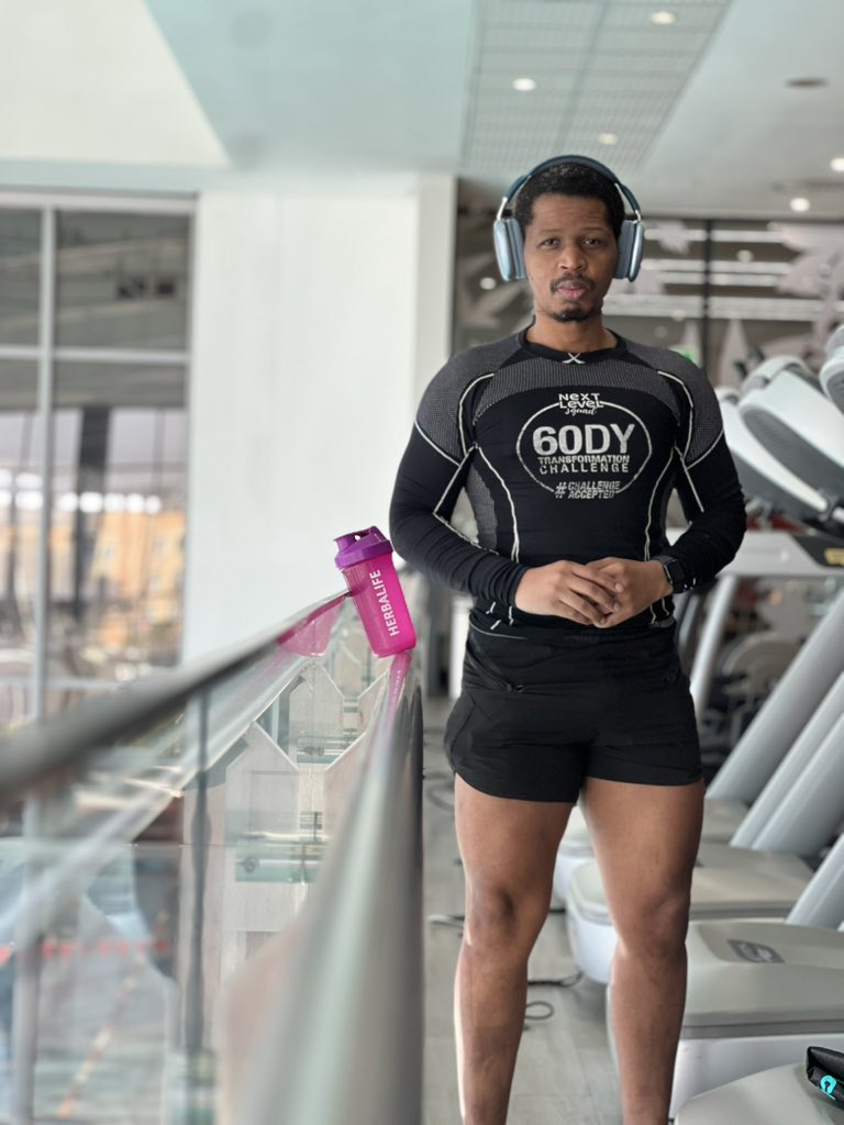 BaldwinDimeku's tweet photo. @SetgraphApp D3

#FrontSquat 3sets: 12rep 60kg
#SeatedCalfRaises 3sets: 12rep 50kg
#SingleLegPress 3sets: 12rep 120kg
#CalfPress 3sets: 12rep 120kg
#HipAdductionMachine 3sets: 12rep 60kg
#HipAbductionMachine 3sets: 12rep 60kg
#LegCurl 3sets: 12rep 60kg
#LegExtension 3 sets: 12rep 60 kg https://t.co/Rud5eu55tH