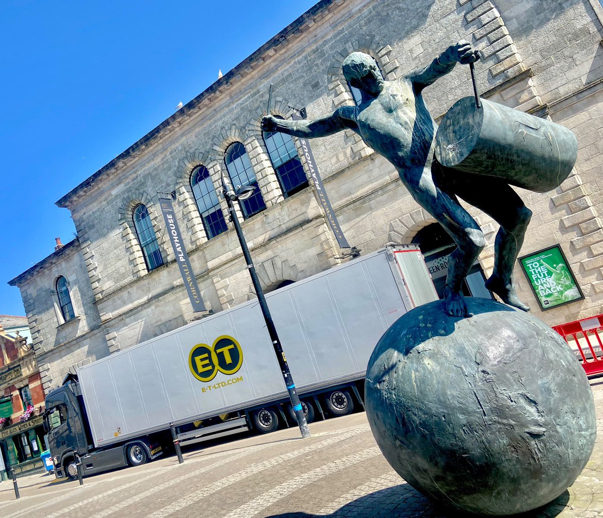rumoursfm's tweet photo. Evening Truro ❤️.. We've passed through for so many years so we all go back a long time together. Thank you for your support over the years and so looking forward to seeing you again tonight at The Hall For Cornwall. ❤️🙏 #rumoursoffleetwoodmac #fleetwoodmac #hallforcornwall https://t.co/2kbrhbm4cb