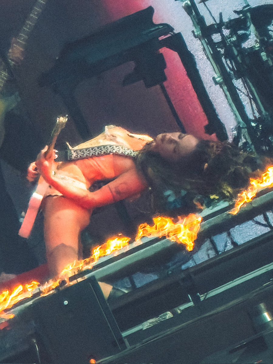 haIseylq's tweet photo. Halsey performing tonight at Mad Cool Festival. 

📸: @npcdeb https://t.co/I5G2tlAXLB