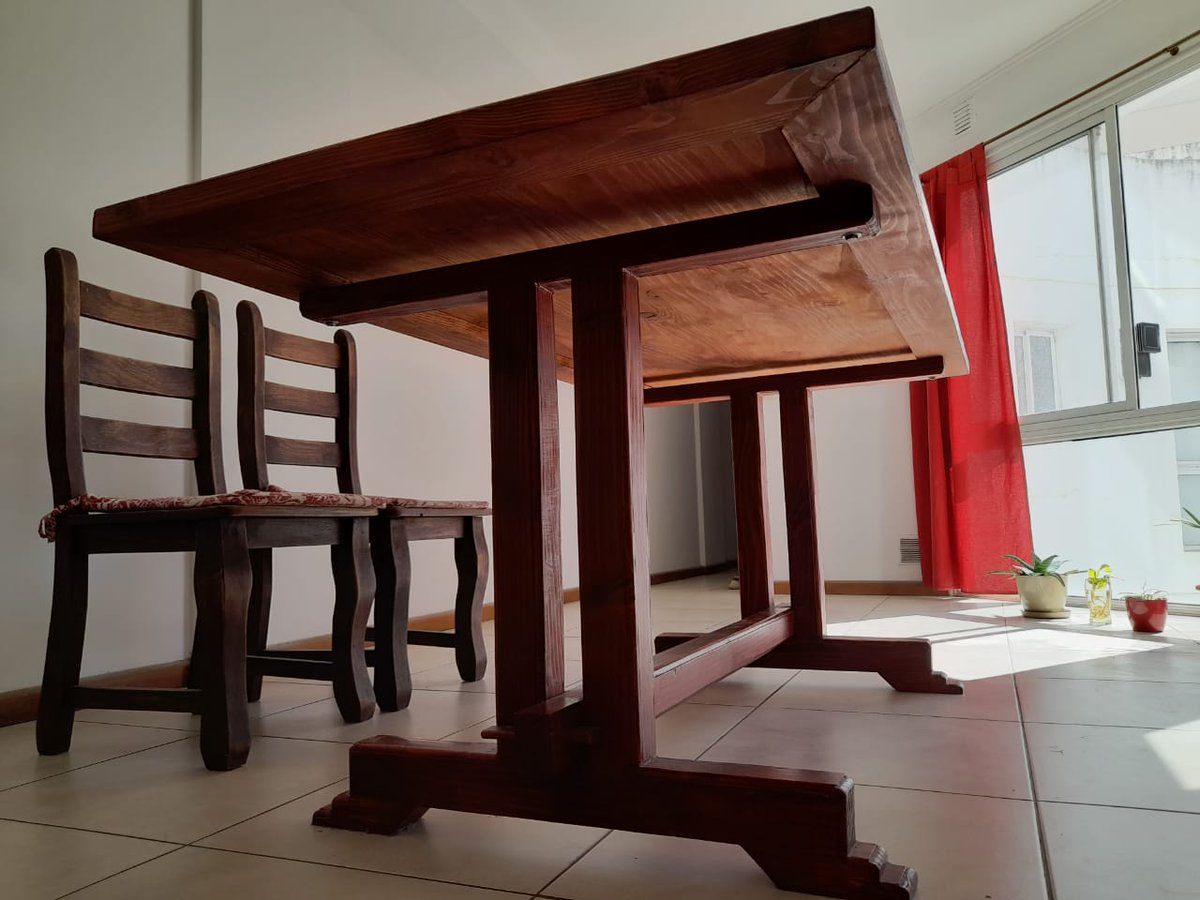 RoBilches8's tweet photo. @VivireNuevaCba vendo juego de mesa (0.9 x 1.8m) y sillas. 
De madera. Todo en perfecto estado.
Cómodo para estudiantes.
250.000 todo
Consultas al: 2945638422 https://t.co/UDJBHUt1cy