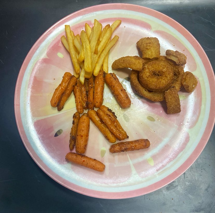 unlitmemes's tweet photo. making lunch for my partner and the leftover onion rings kinda looked like rocky so i went ahead and made a ryland grace to match (protein incoming, still cooking) https://t.co/SNkfC2wlwR