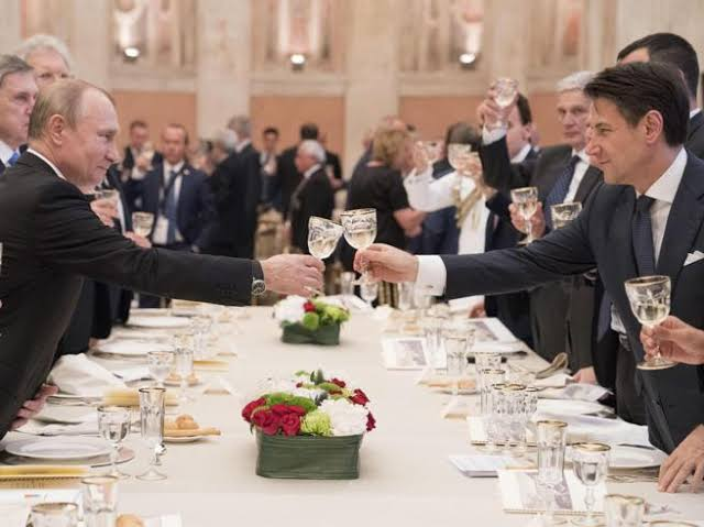 Ra4779Ralph's tweet photo. @worldernest @GiuseppeConteIT cin cin https://t.co/u2IhQZuubx