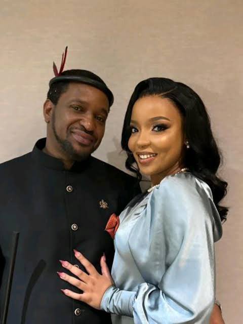 b_thokolo's tweet photo. When he said "nginentombi yam mina"he meant last wife🤷‍♀️is she intombi yakhe or wife?Mhlampe sekunentombi🙊juss checking eiiii ku rwef https://t.co/J8rnSnxhgV