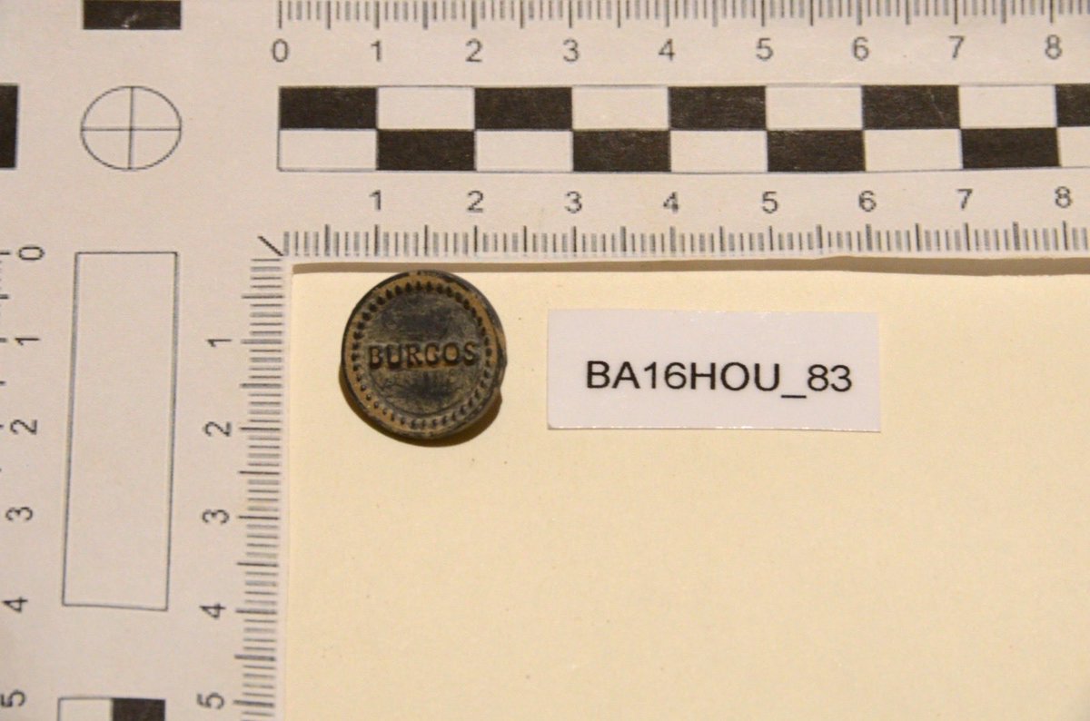 DigWaterloo's tweet photo. 🪏 Finds Friday 🪏

A button, from Hougoumont, inscribed “Burgos” likely refers to the Siege of Burgos (1812), when an Anglo-Portuguese Army led by Arthur Wellesley, then Marquess of Wellington, attempted to capture the castle. WU archaeologist @ConflictArchaeo recently visited! https://t.co/cBu7DdQsnb