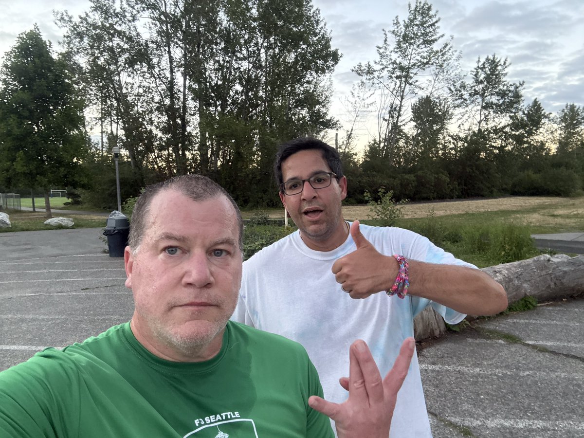 JoshuaTufts's tweet photo. @PieGodUW @DeepSeaZ @tdawgshouse @Ansel_Easton @03dawg @nolecore @HoodHusky @McGrubbin Fun Friday.
#RunStreak #2395 #NoSkips #RunDawgs + 45 minutes of #F3 https://t.co/hQsAF6SVNd