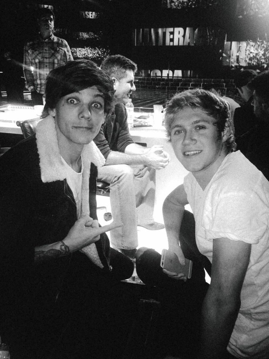 LT91UPDATESIT's tweet photo. 📸| Foto inedite di Louis e i suoi ex compagni di band, fotografati da Rahul Bhatt per Rolling Stones UK! 🥹 https://t.co/AnpIZ0bvHE