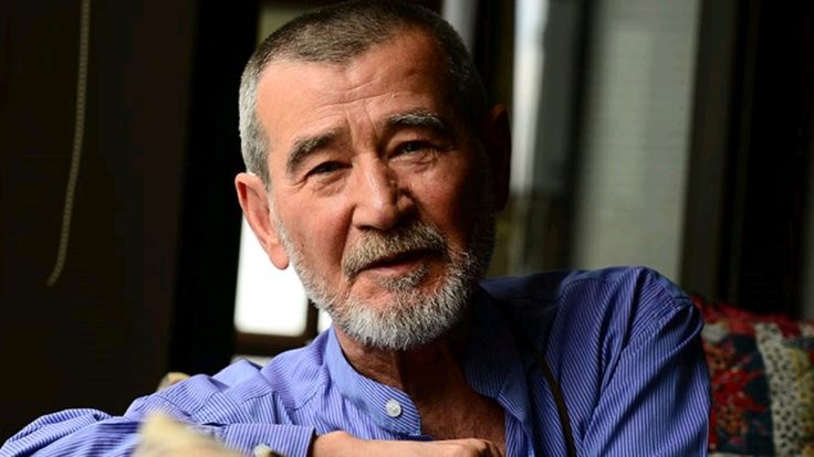 keskinrasit's tweet photo. "Gidersen yıkılır bu kent, kuşlar da gider"
Şair Ahmet Telli bu dünyadan göçmüş. Allah rahmet eylesin.
Güzel okurdu şiirlerini. https://t.co/XroO4dPVAD
