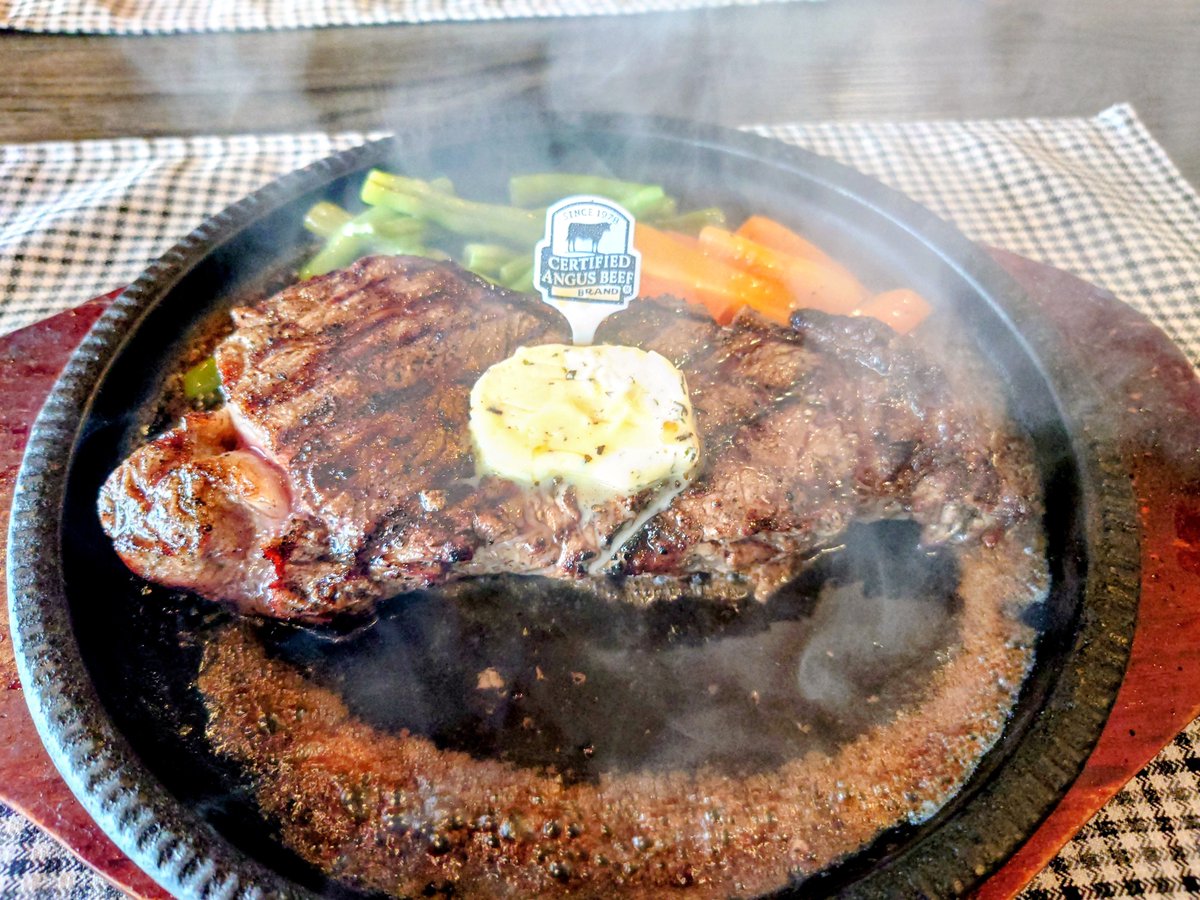 aatyan's tweet photo. マニラ近郊の日本人も多く住むアラバンにあるステーキハウス　ウッデンホース　wooden horse steak house 日本人オーナー　ここの店以上に美味しいステーキ店は日本でも行ったことがない　昨日はテンダーロイン　12oz を食べた https://t.co/l0cZHBZAu0