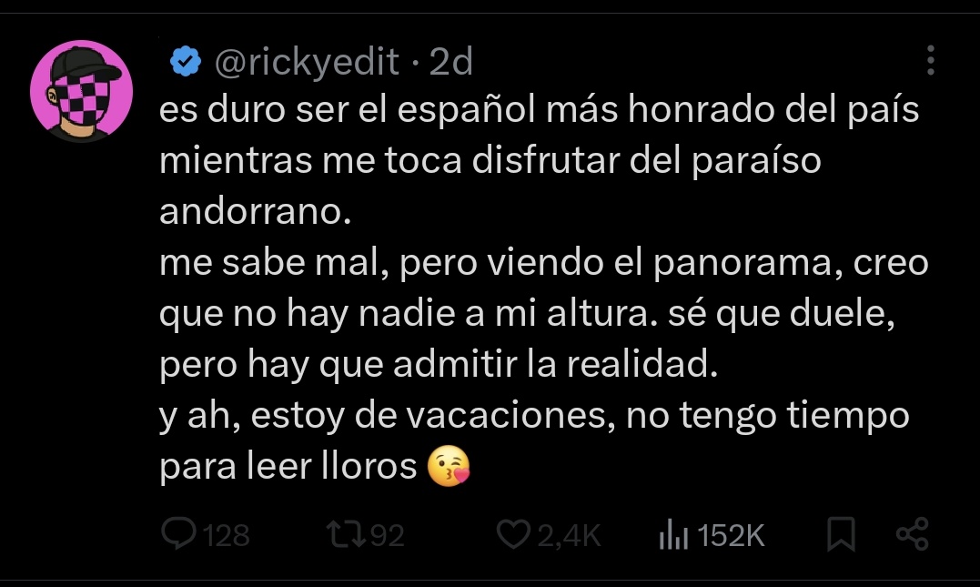 Drelsio's tweet photo. Parece que Ricardo Ediciones ha perdido una de las respuestas. Hace falta ser hipócrita de mierda, hiena con piel de cordero, bórrate el tatuaje bufón de mierda, que por bien que vivas es a costa de ser un puto payaso de mierda. https://t.co/j4YjJTkC9J