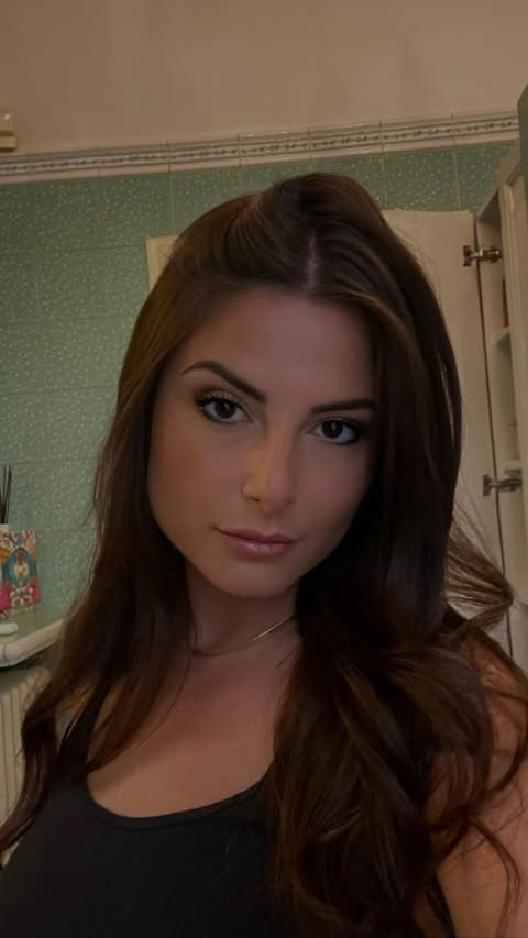 GiuliaRossyu's tweet photo. Hello, patriots, have a good evening. 😊🤍🇺🇸 https://t.co/H9lUQDUn7R