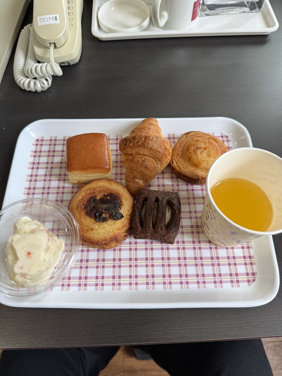 HUSKY_c6's tweet photo. パワフル朝ごはん https://t.co/Y036jQI76O