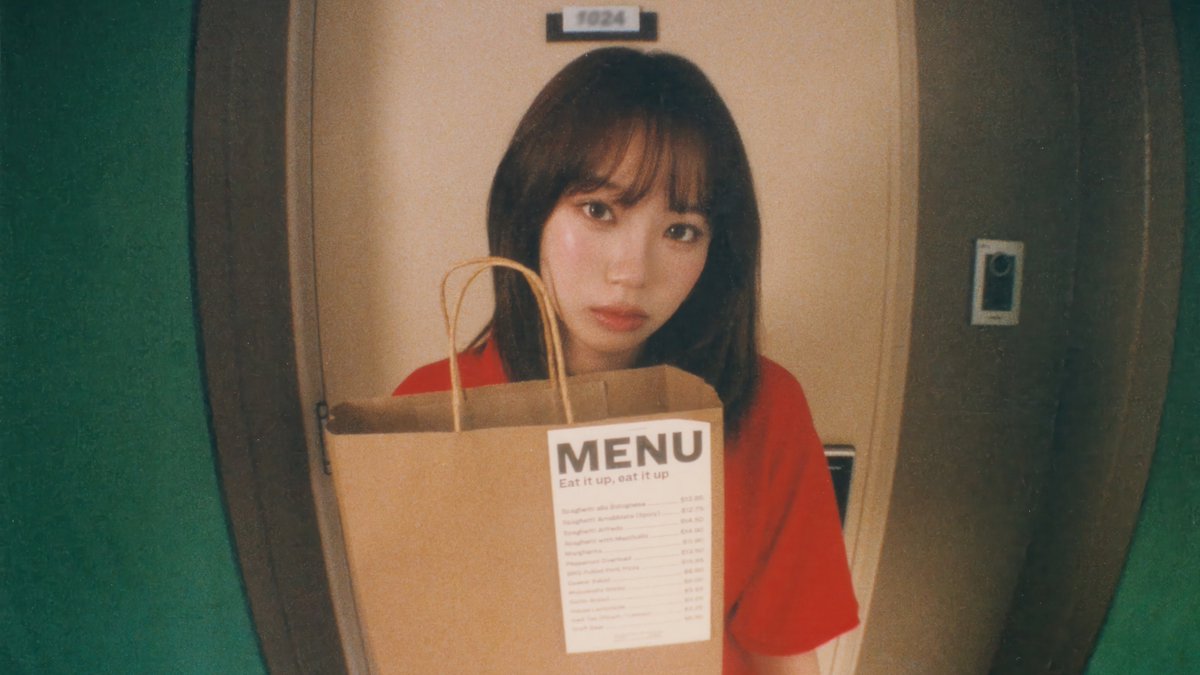 kpop_wall4's tweet photo. Desktop Version 🖥️✨

Enjoy your 4K wallpaper!

#CHAEWON #김채원 #LESSERAFIM #르세라핌 #Wallpaper #4K #KPOP https://t.co/kFE7bGMOyk