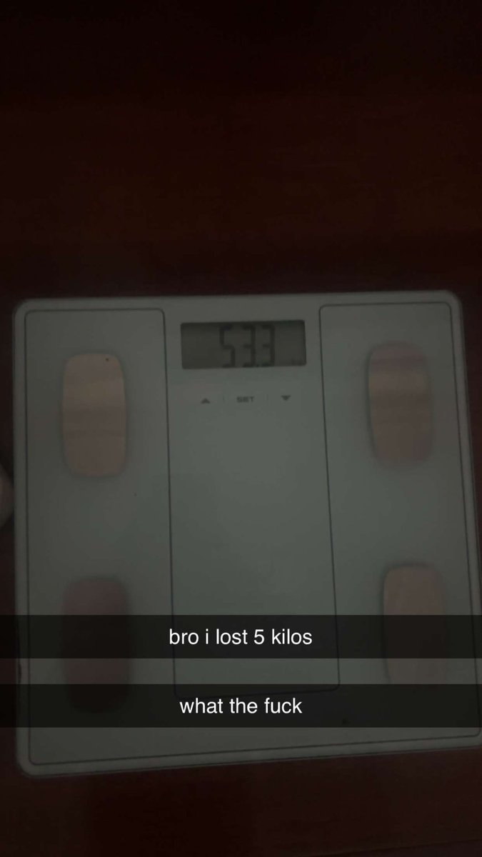 anvtxt's tweet photo. before and after 2 weeks of 800 cals or less in japan 😭 omg https://t.co/sE9RCsIyjr
