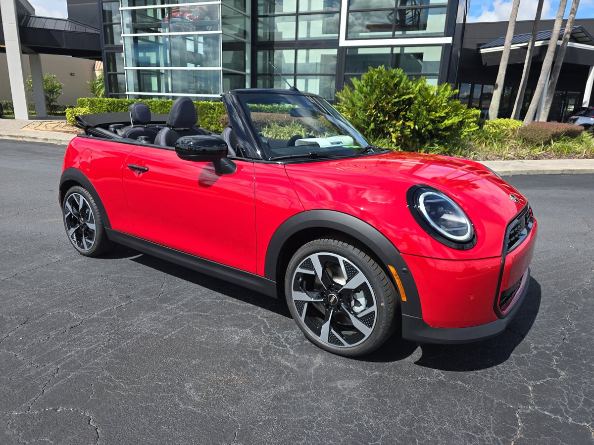 Sunshine called. This 2026 #MINI #CooperS #Convertible Signature