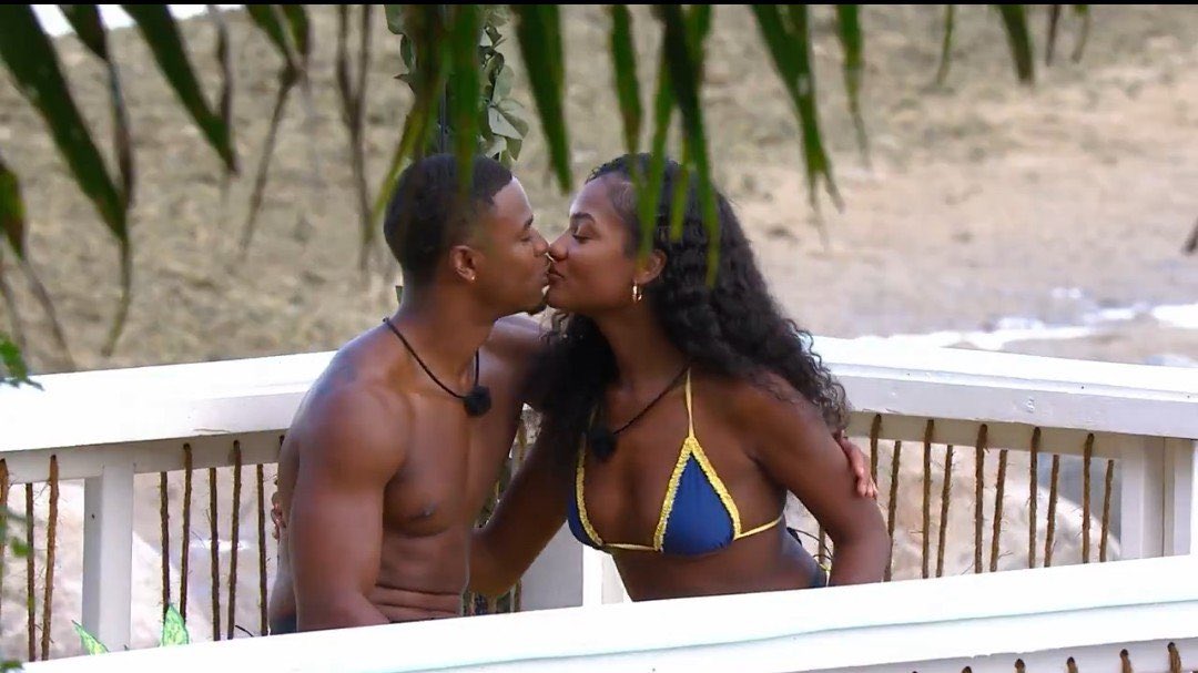 CamistheOne10's tweet photo. @GIRLFKYOU Vote tonight! This is the final vote!! VOTE TONIGHT KC &amp; TITI!!!! THIS IS THE FINAL VOTE!! 🙏🏽🥳🥰♥️🎉RUN IT UP!!! LET'S NOT MESS THIS UP LIKE WE DID FOR THE PRESIDENTIAL ELECTION🥰🎉🥰🥳 #KC #TITI  #Loveislandusa https://t.co/NifPqGe2AQ
