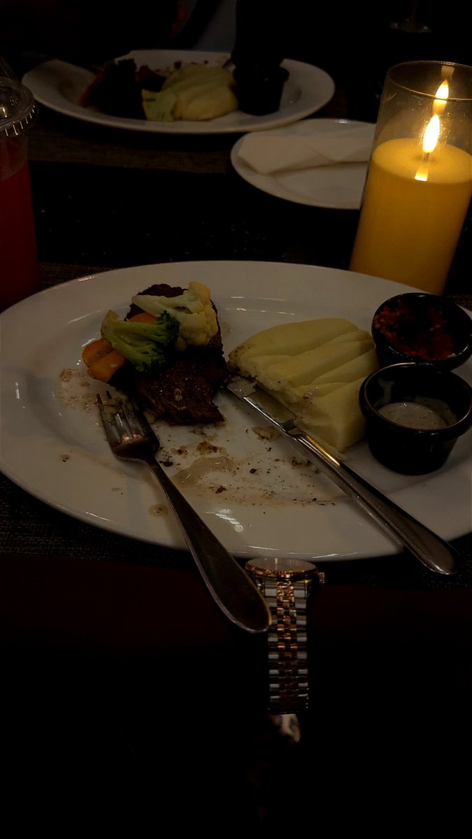 badboydav001's tweet photo. Dinner in ikoyi 🙃 https://t.co/M45yfNRGKf