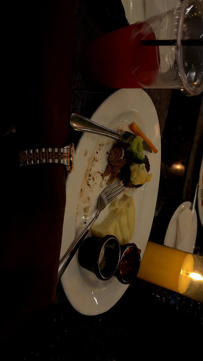 badboydav001's tweet photo. Dinner in ikoyi 🙃 https://t.co/M45yfNRGKf