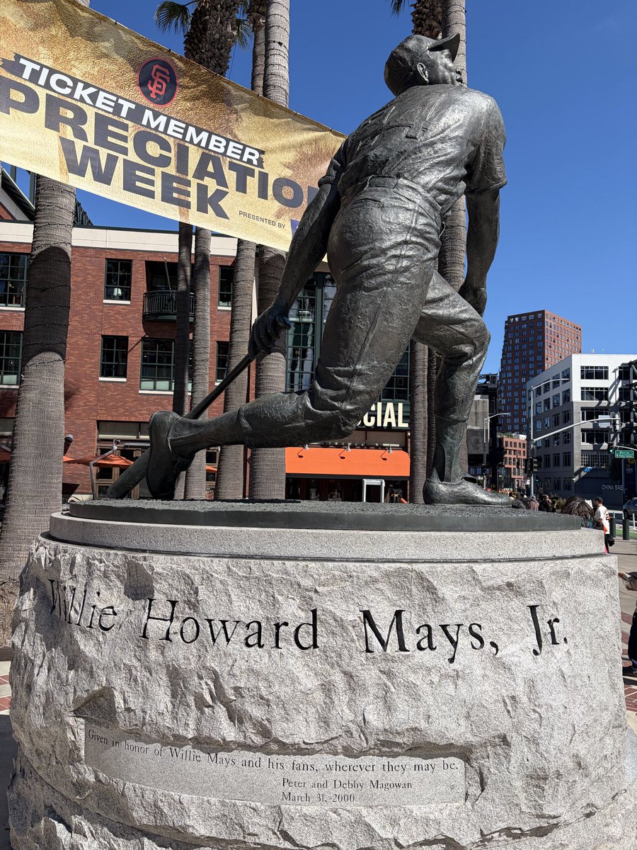 rpg37's tweet photo. @toriihunter48 Actually in SF for the first time right now reading this! https://t.co/aLDuLwHXf2