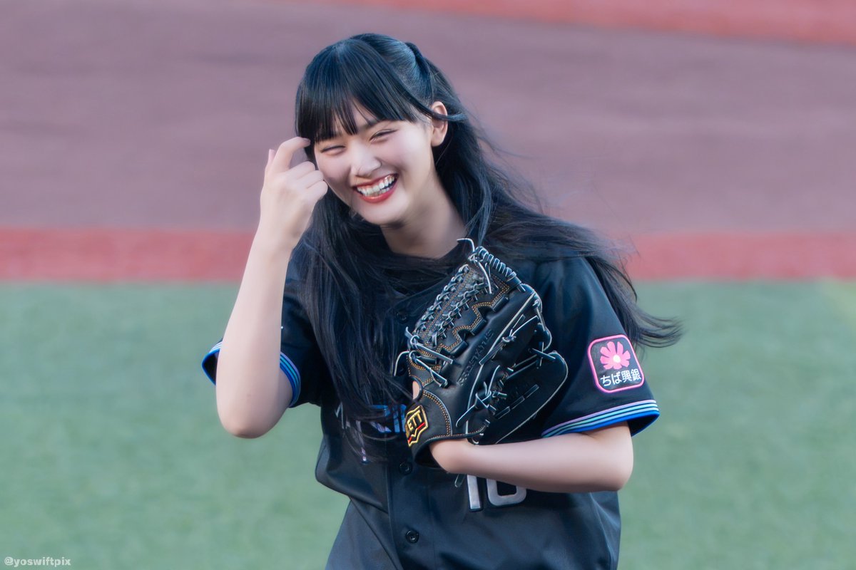 yoswiftpix's tweet photo. 始球式リベンジおめでとう👏🏻
最後の笑顔が可愛過ぎたー！！！
#山﨑天 #櫻坂46 #chibalotte 

2026.07.10 ZOZOマリンスタジアム https://t.co/l70CHWt85L
