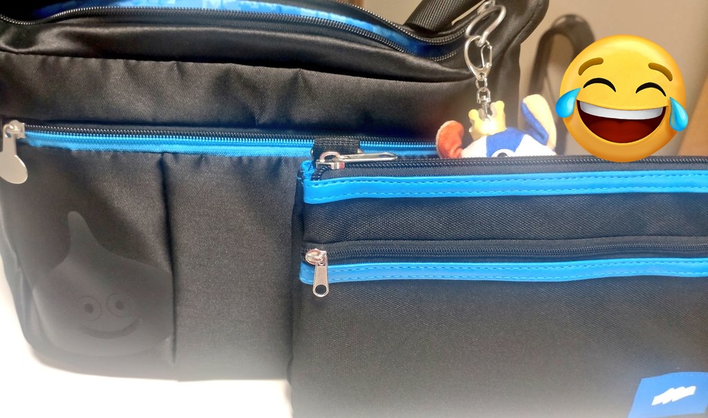 vitaminmine's tweet photo. 三河ファンクラブグッズのサコッシュ届いたけど既視感があるなと思ったらドラクエバッグだった😂 https://t.co/OKW30OrRe3