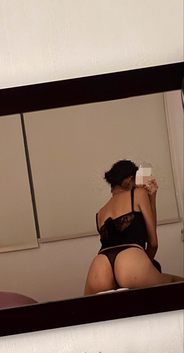 MyEPVR's tweet photo. Mientras le daba un masaje a mi hombre😌🤫 https://t.co/iqPjOYilZM