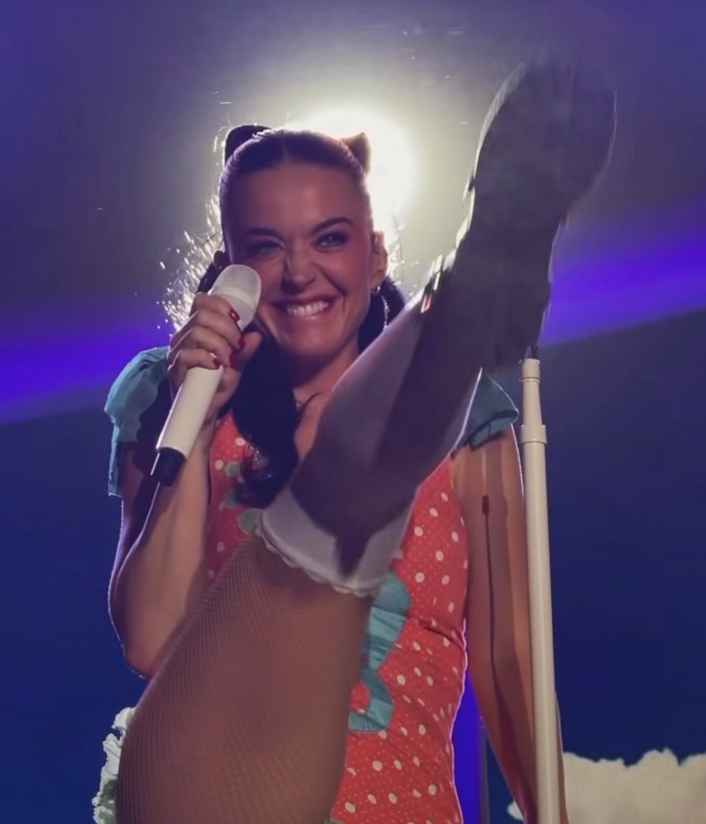 onlylovekp_'s tweet photo. te amo katyzinha, te amo https://t.co/GjYYAGzHE1