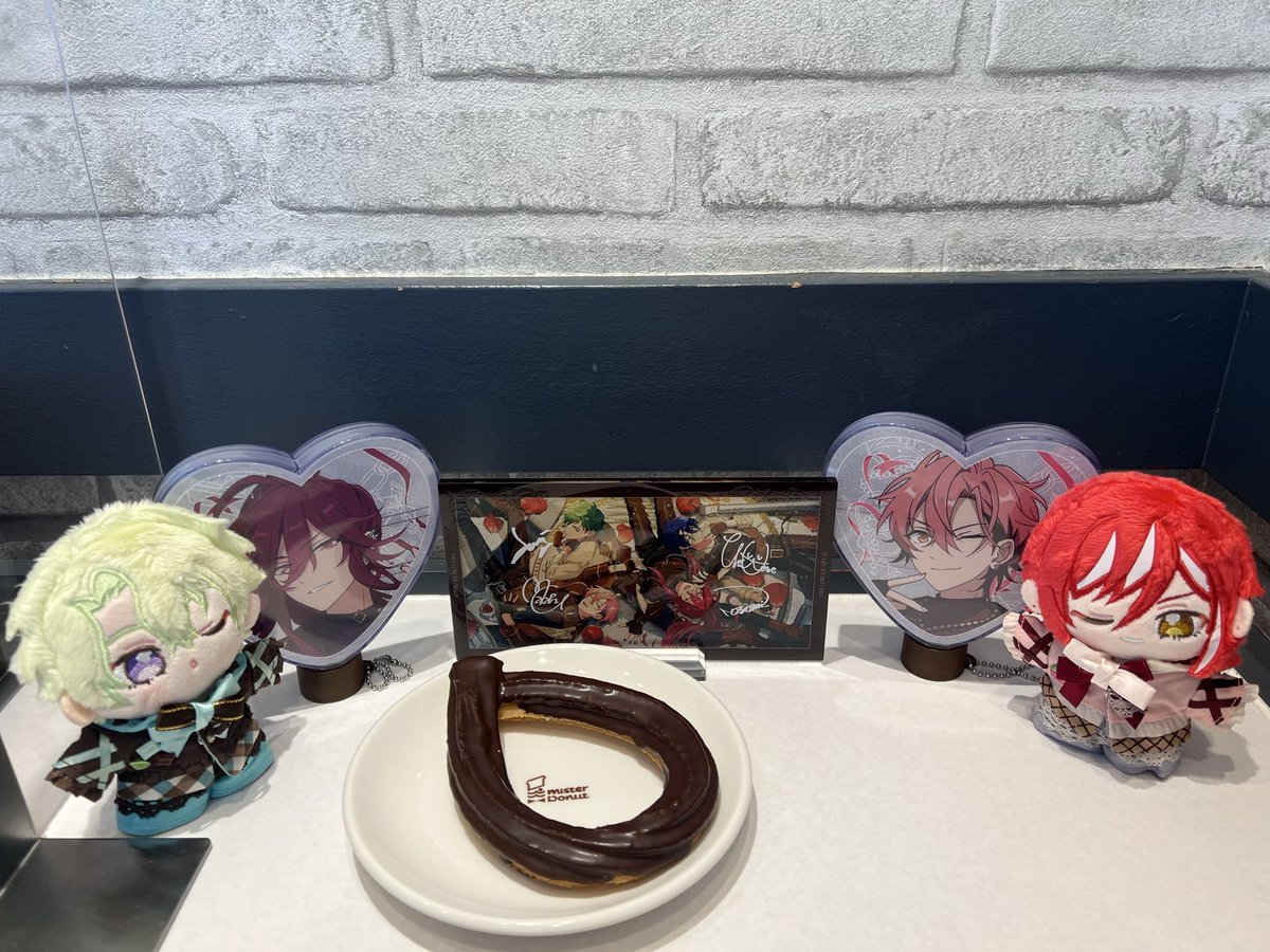 uit_melt's tweet photo. 物販朝イチに行ったけどペンララス１だった😂無事確保して暇潰してる😇 https://t.co/8qXpcCRSwi