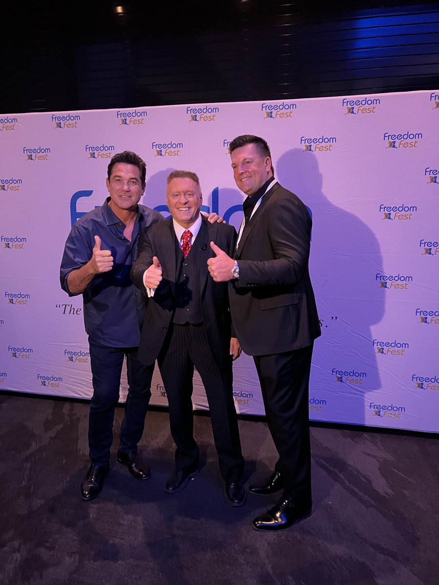 JJCarrell14's tweet photo. About to go on stage at FreedomFest with the great Wayne Allyn Root and Superman! https://t.co/ndXg8030d8