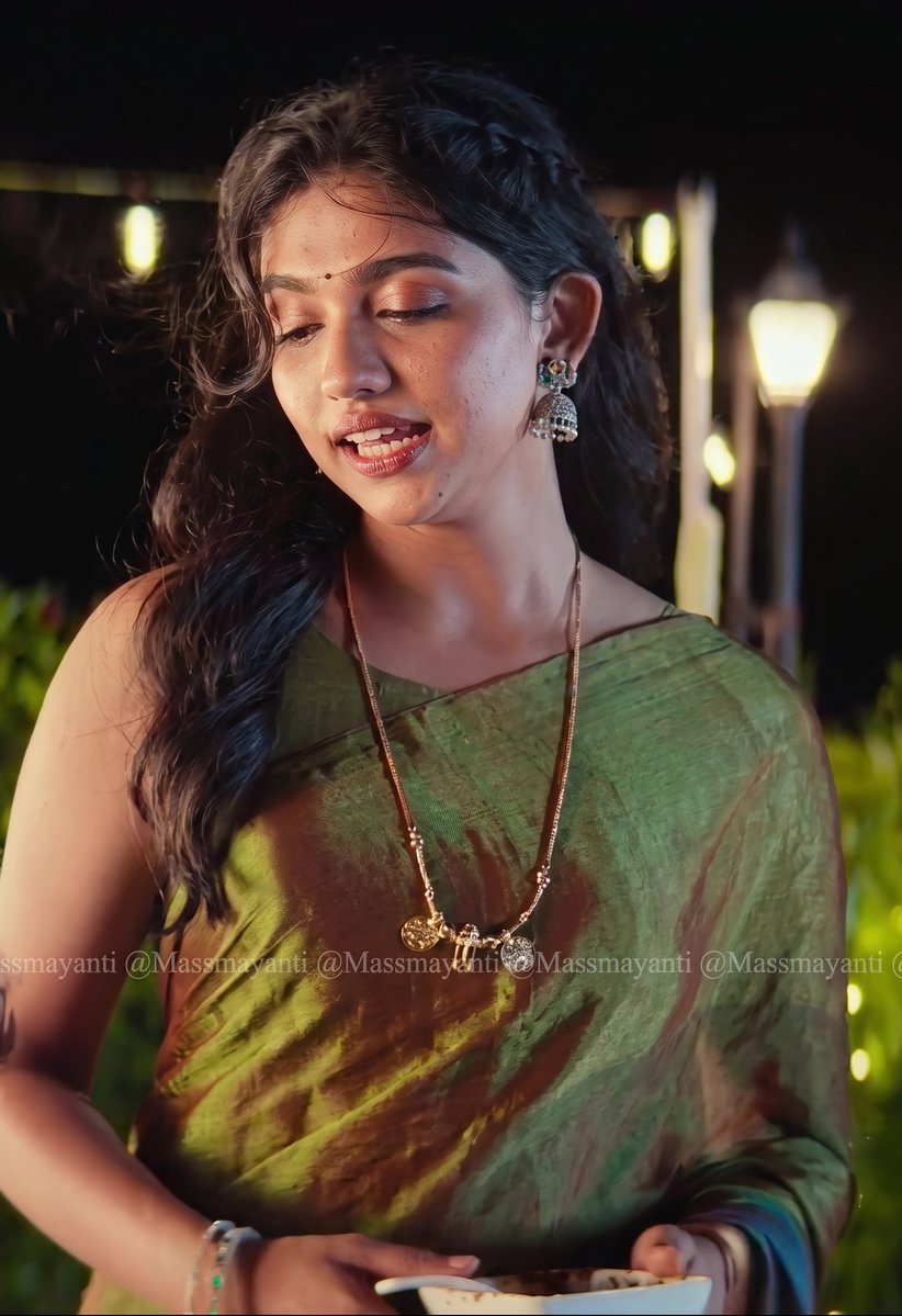 MassMayanti's tweet photo. ngl
Mamitha in this green sleeveless saree looked the hottest she ever was and ever would.

Mamitha Baiju 💚💚💚 https://t.co/swq1njfaDh