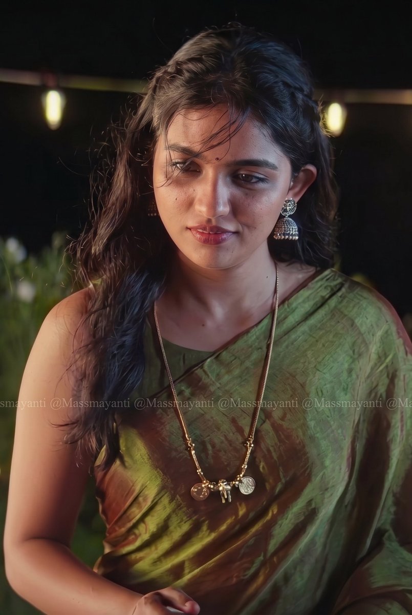 MassMayanti's tweet photo. ngl
Mamitha in this green sleeveless saree looked the hottest she ever was and ever would.

Mamitha Baiju 💚💚💚 https://t.co/swq1njfaDh
