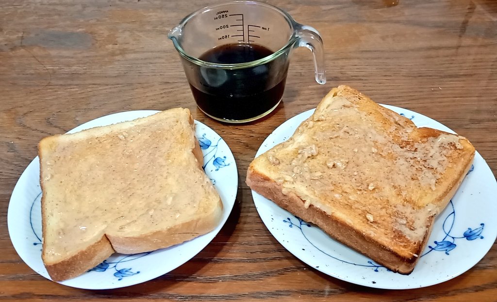 Unseki_'s tweet photo. モーニングピーナッツバタートースト https://t.co/Hod6ZQhStd