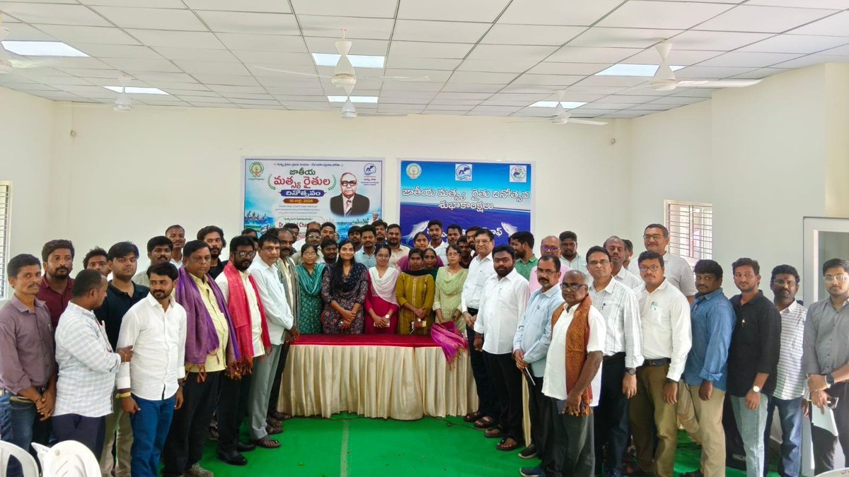 TdpBestha's tweet photo. NFDP పోర్టల్ లో ప్రతి మత్స్యకారుడిని చేర్చండి సంఘాల అధ్యక్షులు, అధికారులతో సమన్వయంతో వెళ్ళండి CBBO AFCOF సిబ్బందికి కమిషనర్ నాయక్, ఛైర్మెన్ యాటగిరి సూచన జాతీయ మత్స్య రైతు దినోత్సవంతో .... ప్రభుత్వ సబ్సిడీలు, రుణాలు, వ్యాపారం, సంఘాల బలోపేతం తదితర అంశాలపై వివరించారు. https://t.co/GPq3UM5xUw