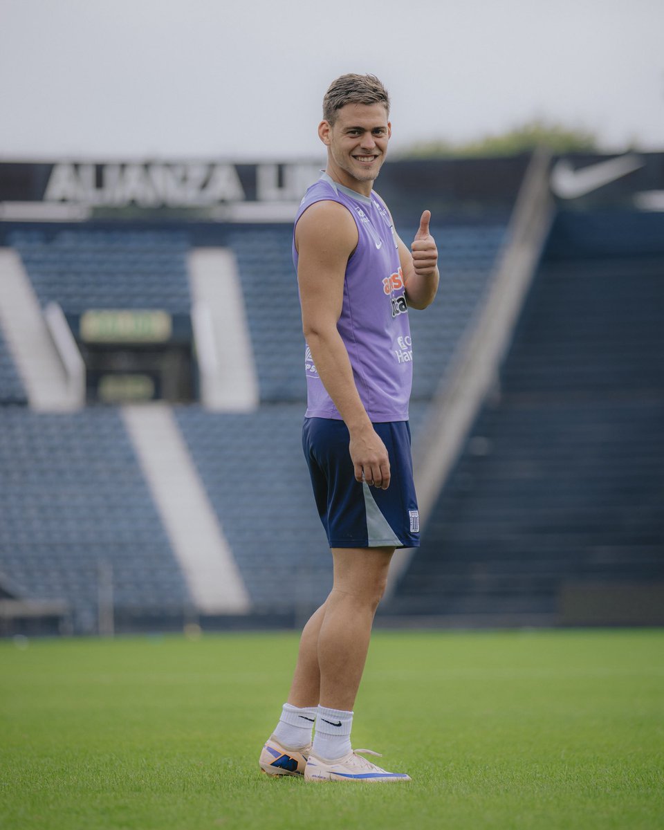 ClubALoficial's tweet photo. 𝐓𝐫𝐚𝐛𝐚𝐣𝐨 𝐞𝐧 𝐜𝐚𝐬𝐚.💙🏟️🔥

#125AñosDeEternidad
#SeamosEternos https://t.co/UrJIBaSURk