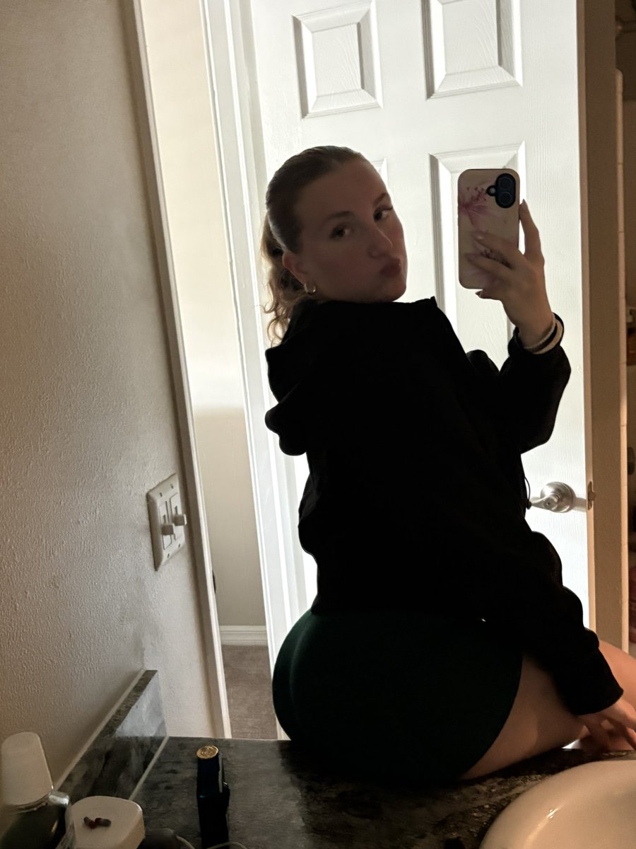 Milla Moon tweet media