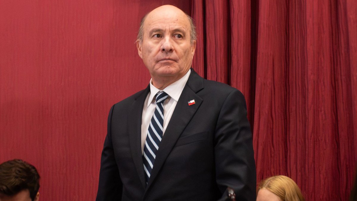 chvnoticias's tweet photo. “Traición a la buena fe”: Senadores PPD rompen acuerdo por megarreforma con el Gobierno tras rebaja al impuesto a empresas

Más detalles acá ➡️ https://t.co/BoCTl4RVTA https://t.co/gQBZtaxMaT