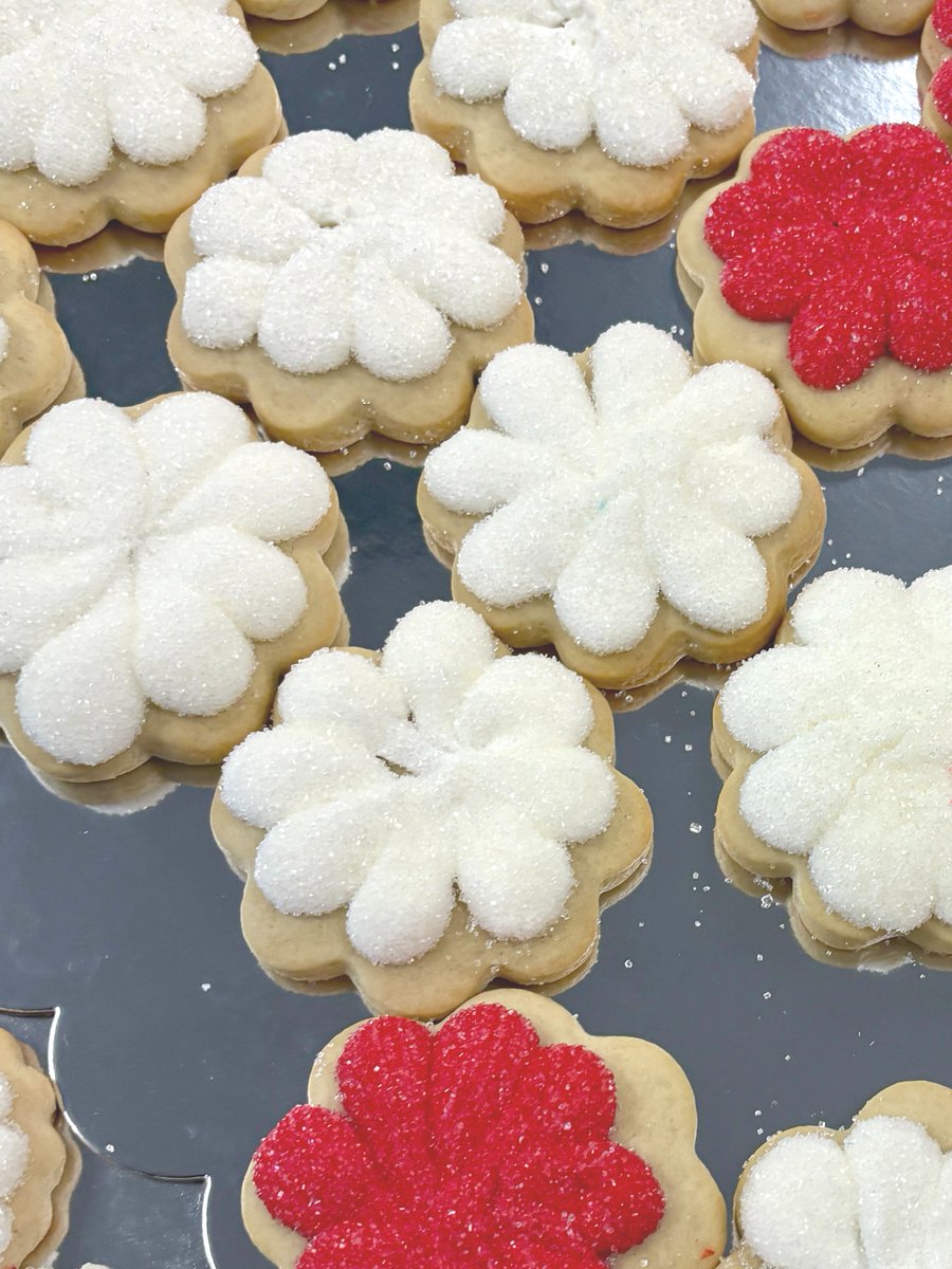 ONeilPrinting's tweet photo. Sweet meets savory. 🍪🔥

We celebrated National Sugar Cookie Day with cookies from Sassy’s Bakery and a BBQ from Little Miss BBQ.

Safe to say… both delivered and as you can tell from the photos the BBQ went fast! 
 
#ONeilPrint #MessagingThatMatters #PrintingSolutions https://t.co/69LVGYgrla