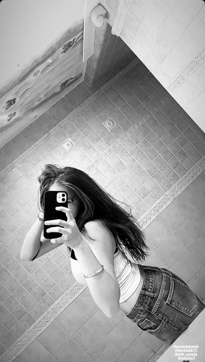JohnDoet07q's tweet photo. @0hkpk beat me in a #wankbattle
With his younggg girls. I couldn’t resist at all and now have to show post this slut https://t.co/rpoeS6BitA