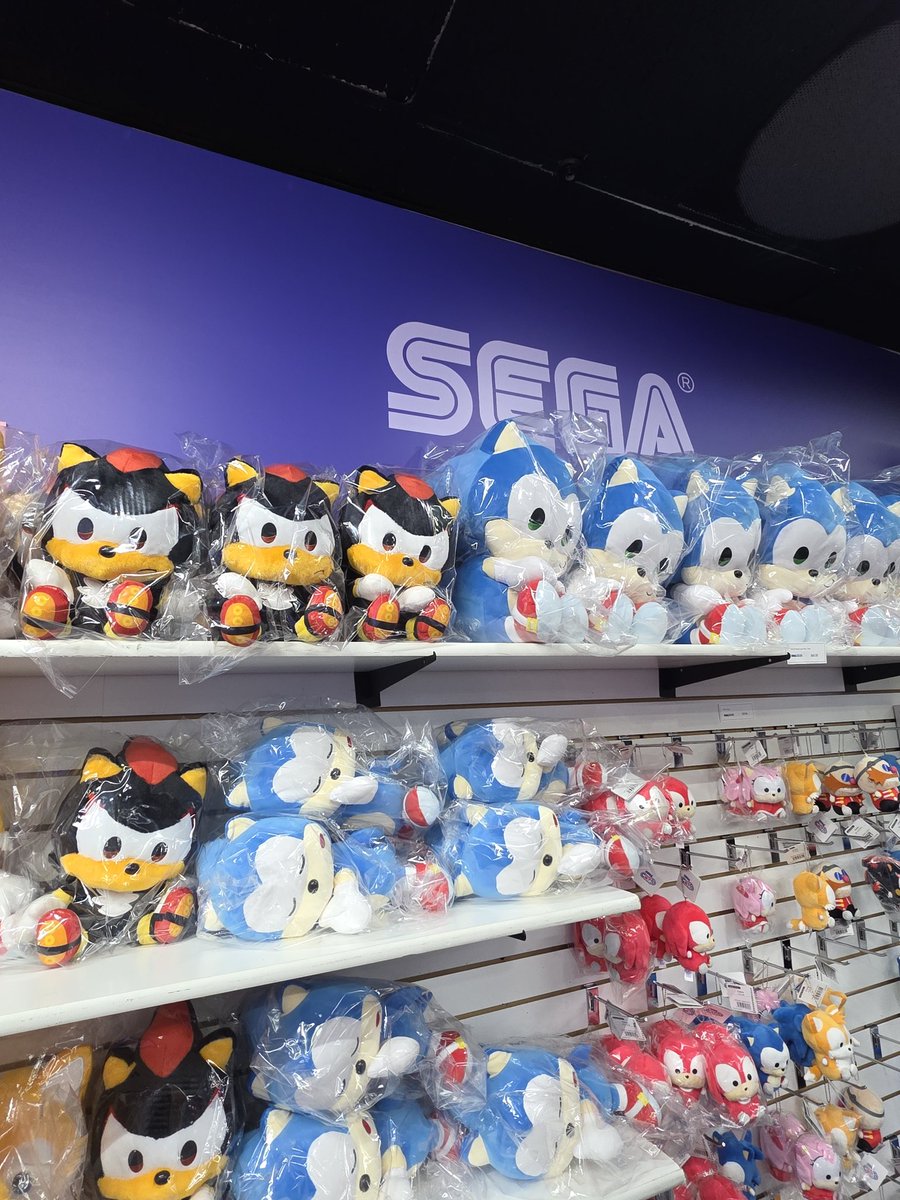 l1lflako's tweet photo. Doing alittle adventure at the Tokyo mall for the little akihabara pop up #sega #sonic https://t.co/DvsudZqkzd