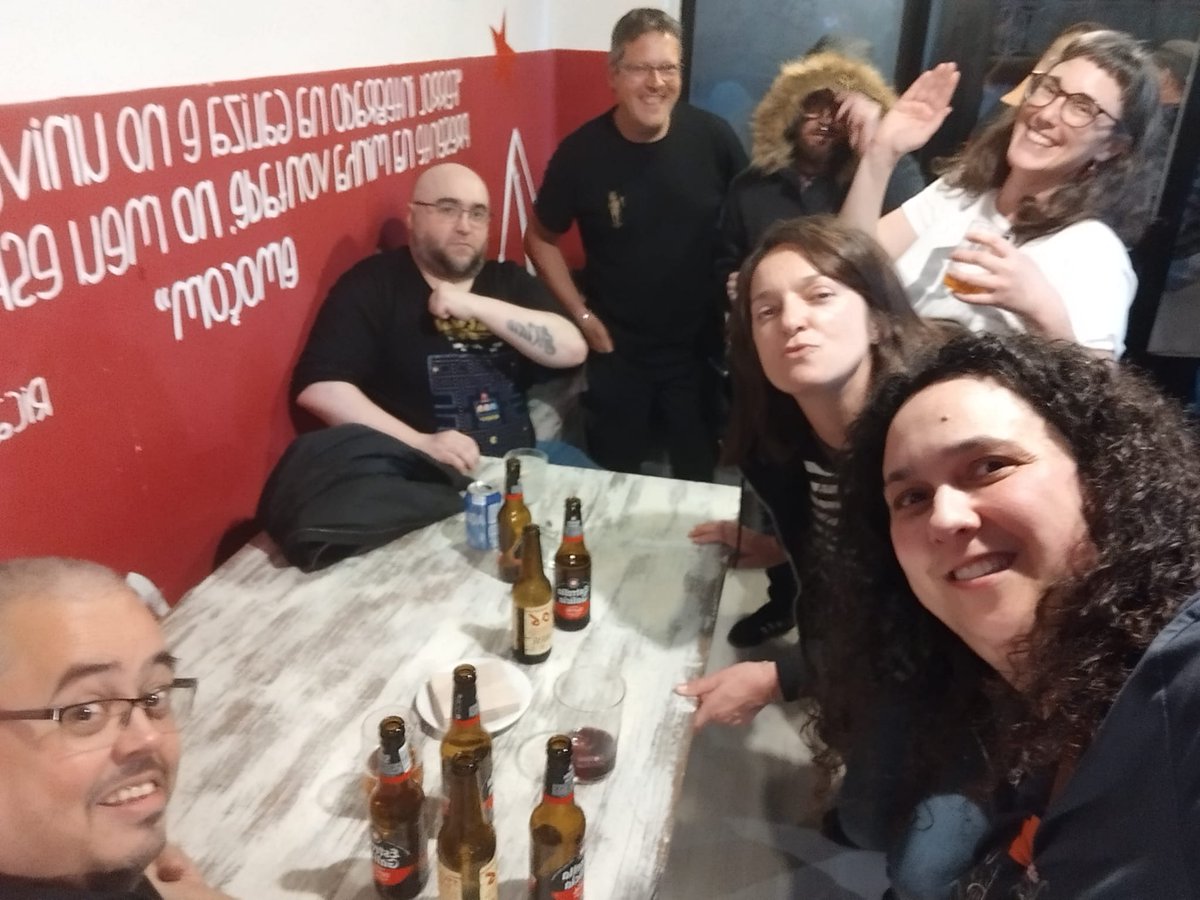 FArtabria's tweet photo. Marchou Fram da Cabana, um dos imprescindíveis  bons e generosos da comarca. Coerente e solidário, com Fram partilhamos manis, atos e concertos, momentos que ficam nos corações.

Que a terra che seja leve, amigo! https://t.co/lJnWBMQpUE
