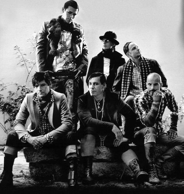 ellington_dawn's tweet photo. A nice long shower, about to watch the St. Louis Cardinals vs the Atlanta Braves #MLB, PJ's on and some tunes from my German friends 🇩🇪 #Rammstein #Boyband #TillLindemann #RichardKruspe #PaulLanders #FlakeLorenz #ChristophSchneider #OliverRiedel @KirkLawless #Epic @Cardinals https://t.co/QS8rNQIQJy
