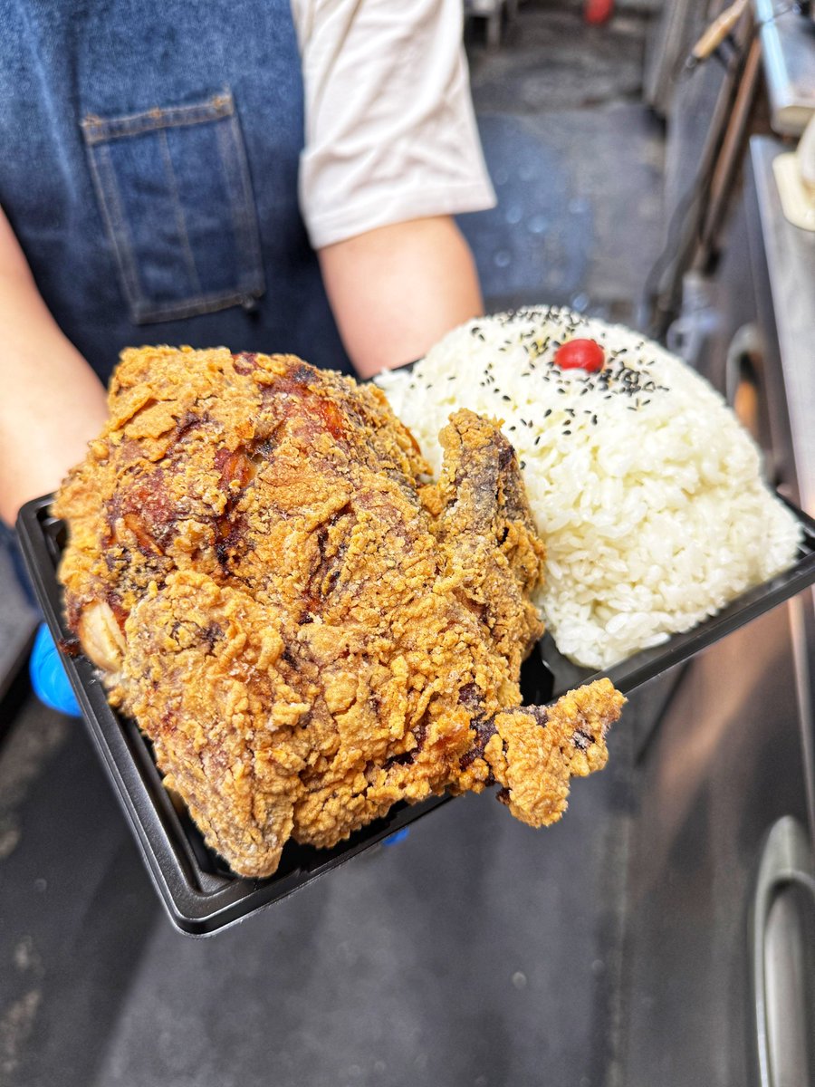 🍴キッチンBUSSTOP🍴🐔埼玉県三郷市を飛出し全国NO.1のデカ盛り唐揚げ弁当屋🐔 tweet media