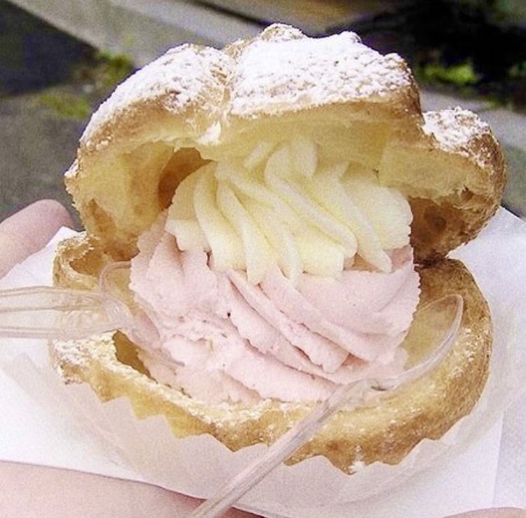 HimedollT's tweet photo. I’m currently craving a pink cream puff https://t.co/Y9yeuGdUby