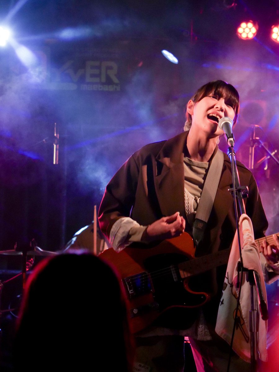 atalasiinami's tweet photo. 20260710 前橋DYVER
"ピウムジカ5th Anniversary tour
Take FIVE"
わらび1stライブ🌟
七夕祭り初日、響袈ちゃんが組んだバンドのお披露目となりました💫
初ライブを一目見ようと、沢山集まってましたね〜♨️
高校以来のエレキギターを弾いて、楽しそうに歌う響袈ちゃんから、サブスク公開の発表も！ https://t.co/zL1kjJcZvV
