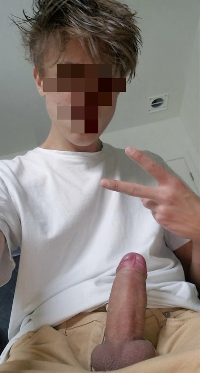 hermaphroroused's tweet photo. I want some fun 🥰 #lowlvl https://t.co/FW21fKBIYp